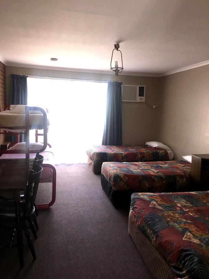 Cardigan Lodge Motel 巴拉兰特 外观 照片